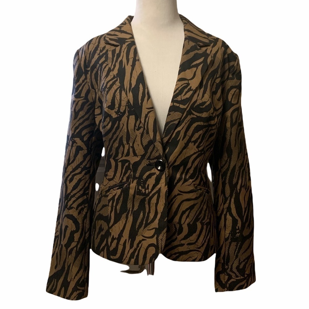 Isabella suits fully lined jacket with one button closure, new, size 12